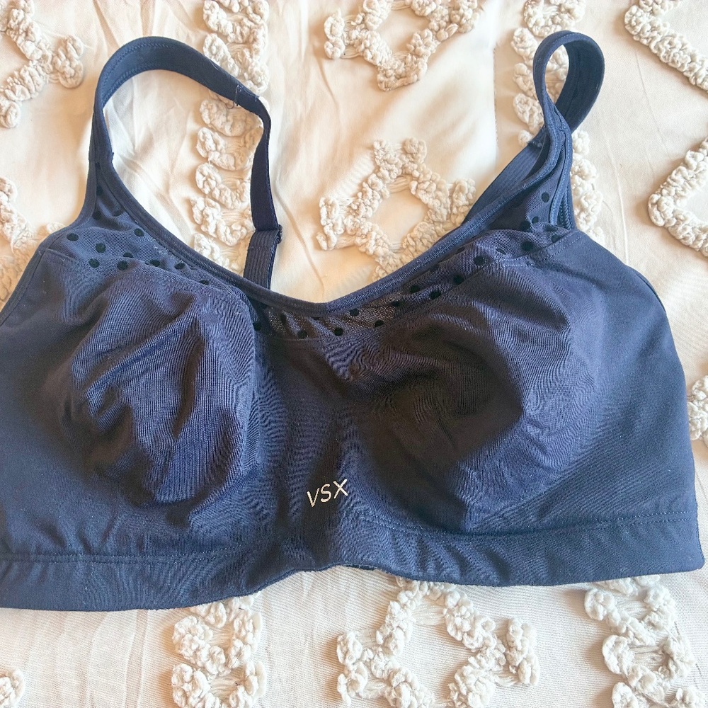 Victoria’s Secret VSX Sport Bra, 34D